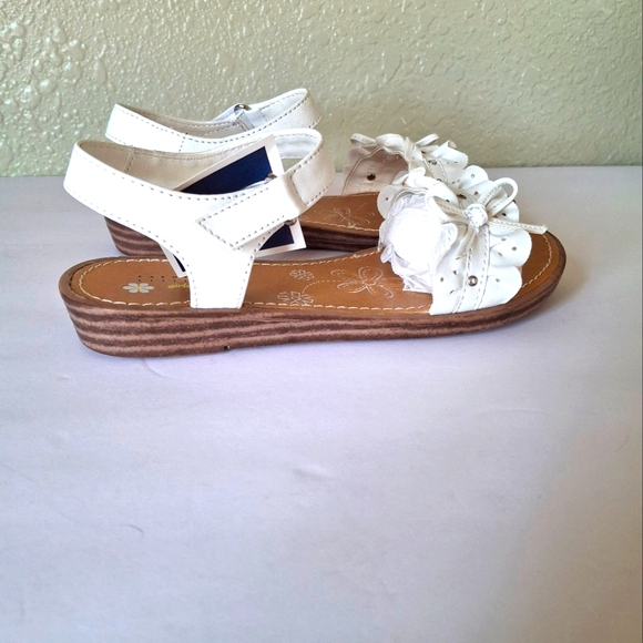 New With Tag Girls Flower Sandals Size 1 - Picture 2 of 3